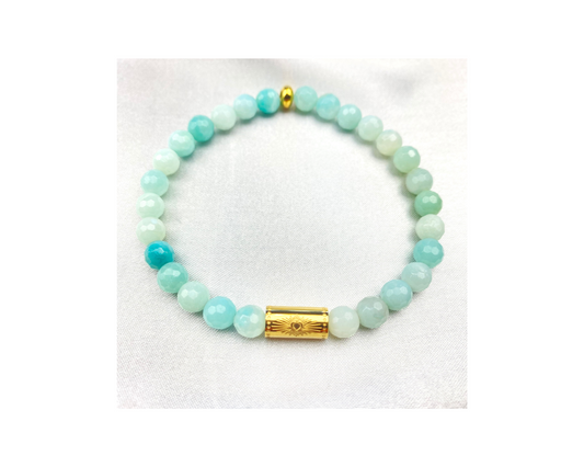 Bracelet en amazonite et perle tube avec coeur gravé en acier inoxydable doré crée avec un kit de bijoux Celenide Mon Joli Kit de Bijoux