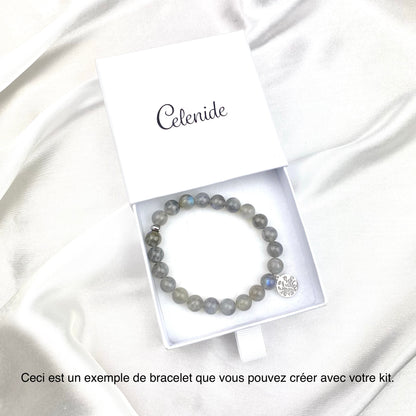 Bracelet en perles de labradorite et pendentif en acier argenté.